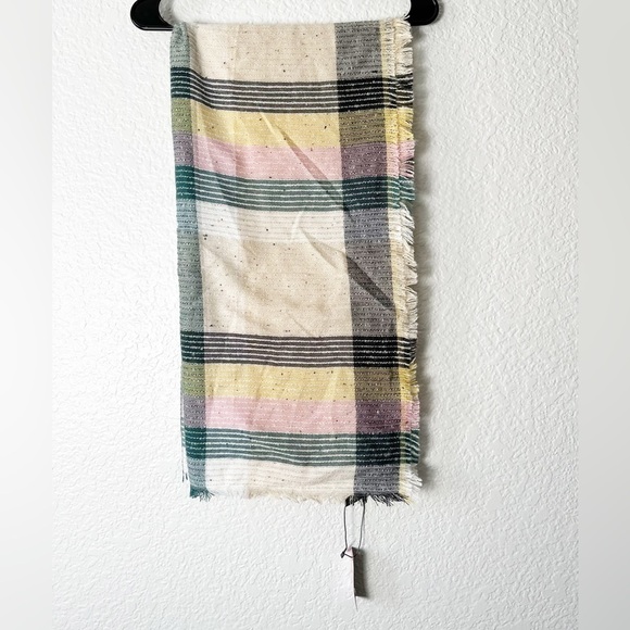 NWT Vince Camuto Multicolored Scarf - Picture 3 of 4